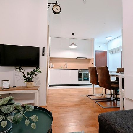 Doma-Lu Apartment-Near Airport And Highway- Free Parking Velika Mlaka Экстерьер фото